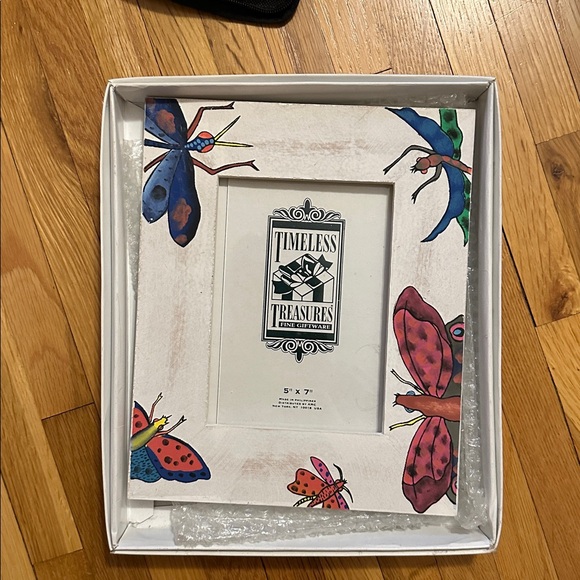 Insect-Themed Picture Frame - Picture 2 of 5
